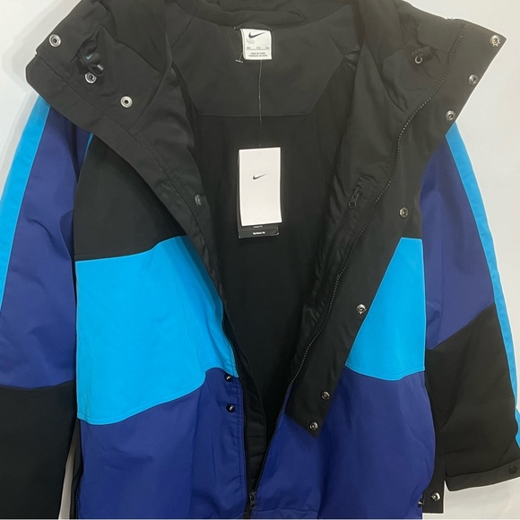 Nike LeBron Premium Utility Hooded Jacket - Picture 10 of 13